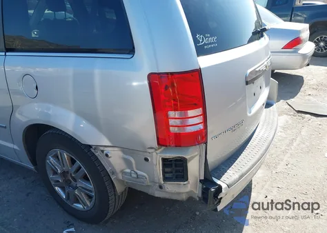 2008 Chrysler Town & Country Limited z USA, uszkodzony, nr VIN 2A8HR64X88R115717